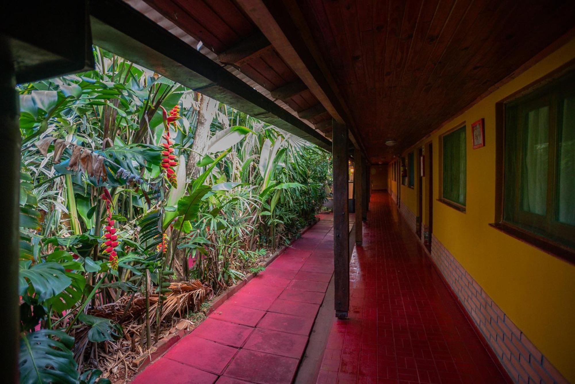 Hosteria Los Helechos Puerto Iguazu Ngoại thất bức ảnh