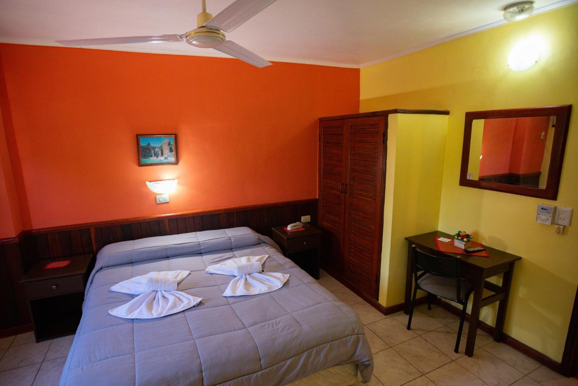 Hosteria Los Helechos Puerto Iguazu Ngoại thất bức ảnh