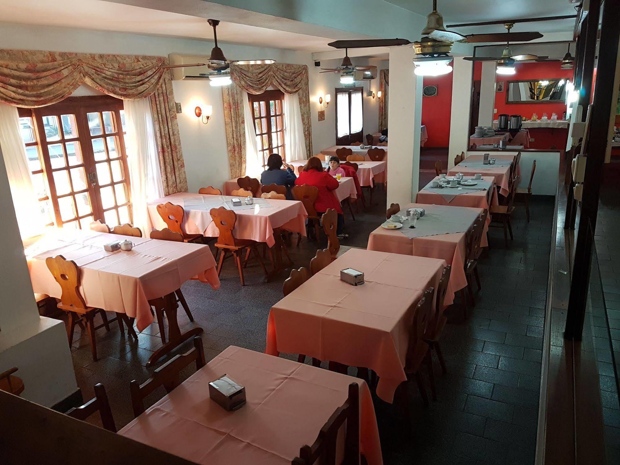 Hosteria Los Helechos Puerto Iguazu Ngoại thất bức ảnh