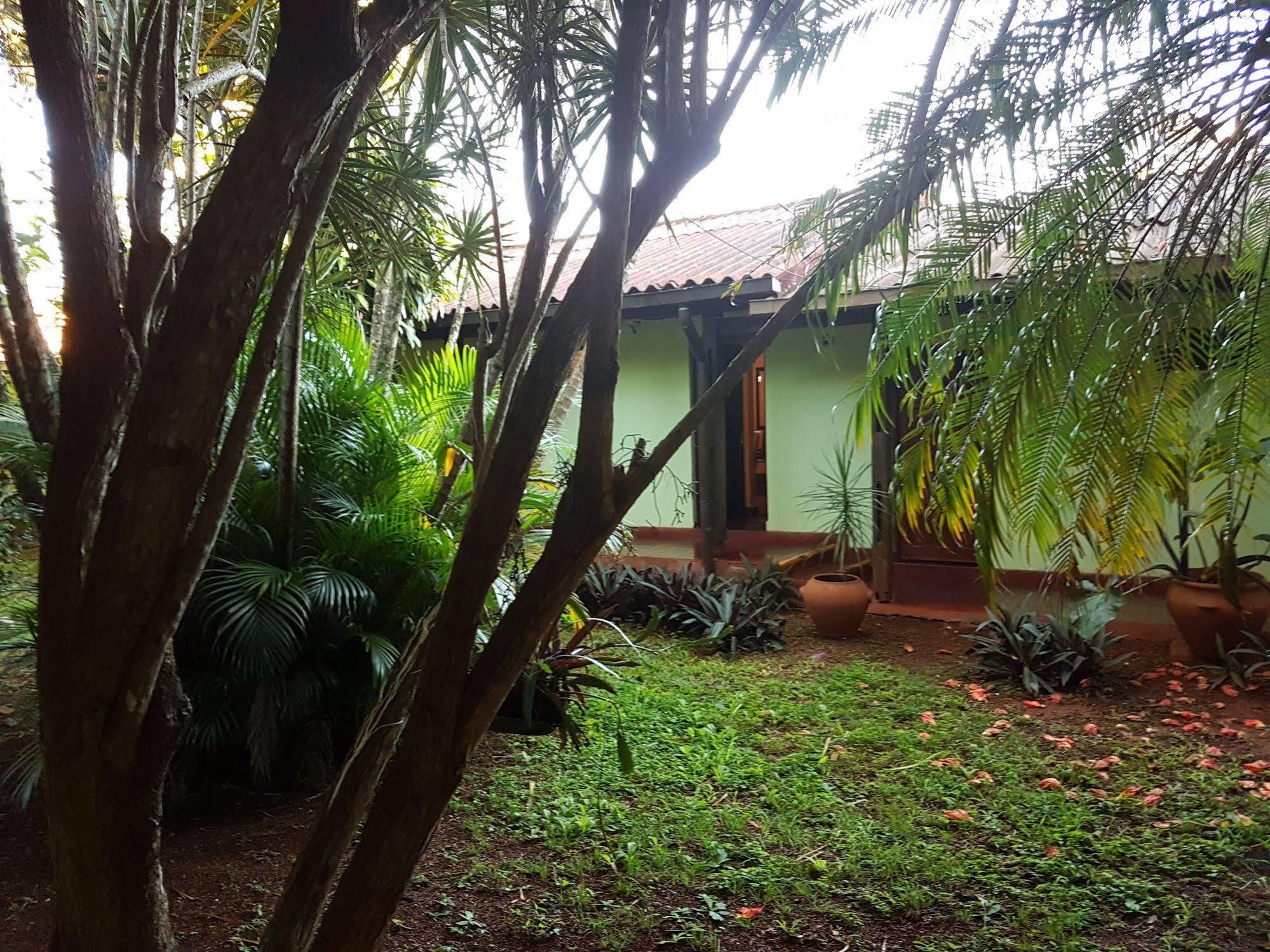Hosteria Los Helechos Puerto Iguazu Ngoại thất bức ảnh